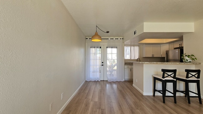 Foto del edificio - 1025 E Highland Ave