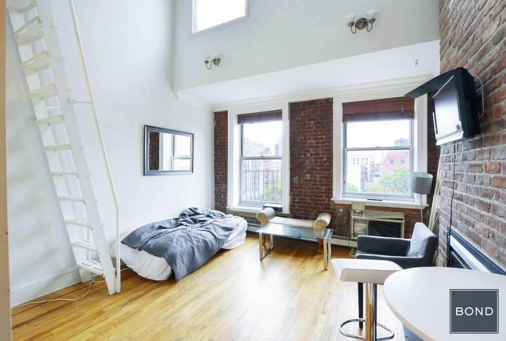 Foto principal - 692 10th Ave