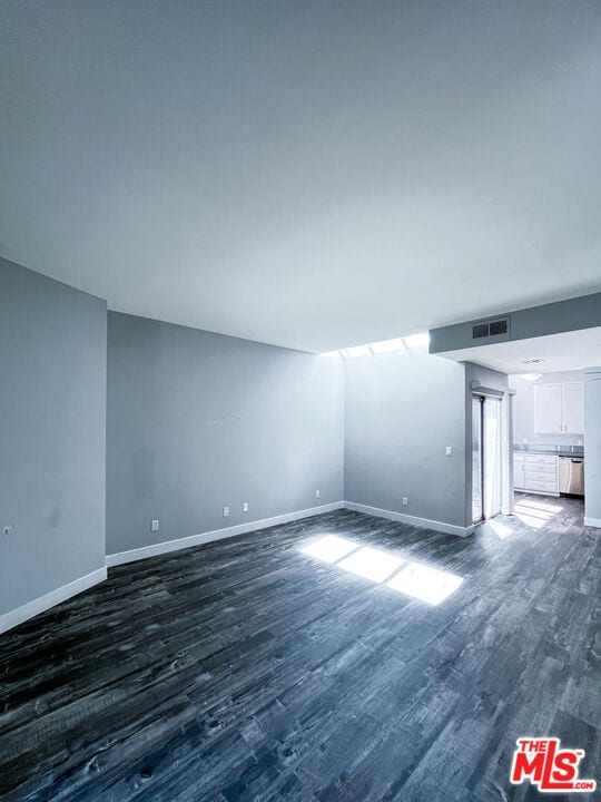 Building Photo - 9939 Topanga Canyon Blvd