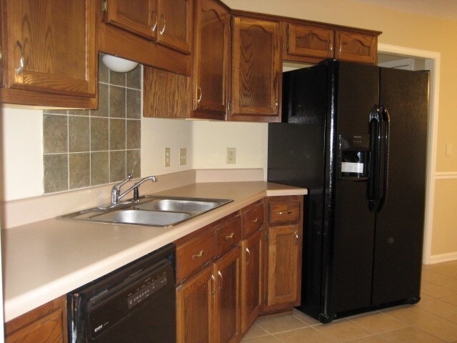 Foto del edificio - 1383 River Ridge Dr