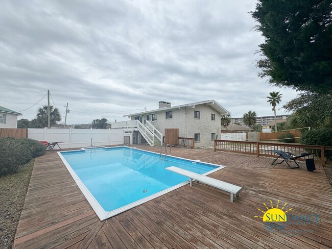 Foto del edificio - Okaloosa Island Home with Pool, steps from...