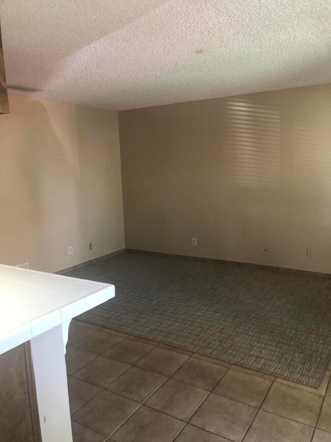Building Photo - 48185 Garbo Dr