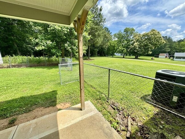 Photo - 2051 Snapping Shoals Rd House