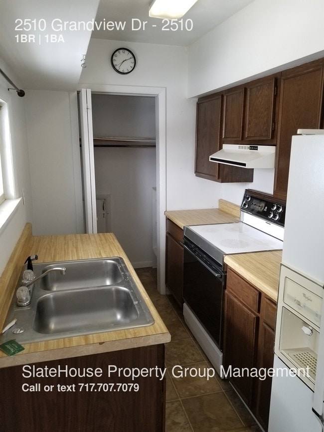 Building Photo - 2510 Grandview Dr