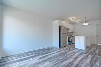 Building Photo - 4588 Rue La Perrière