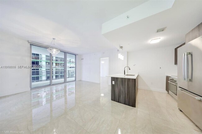 Foto del edificio - 488 NE 18th St
