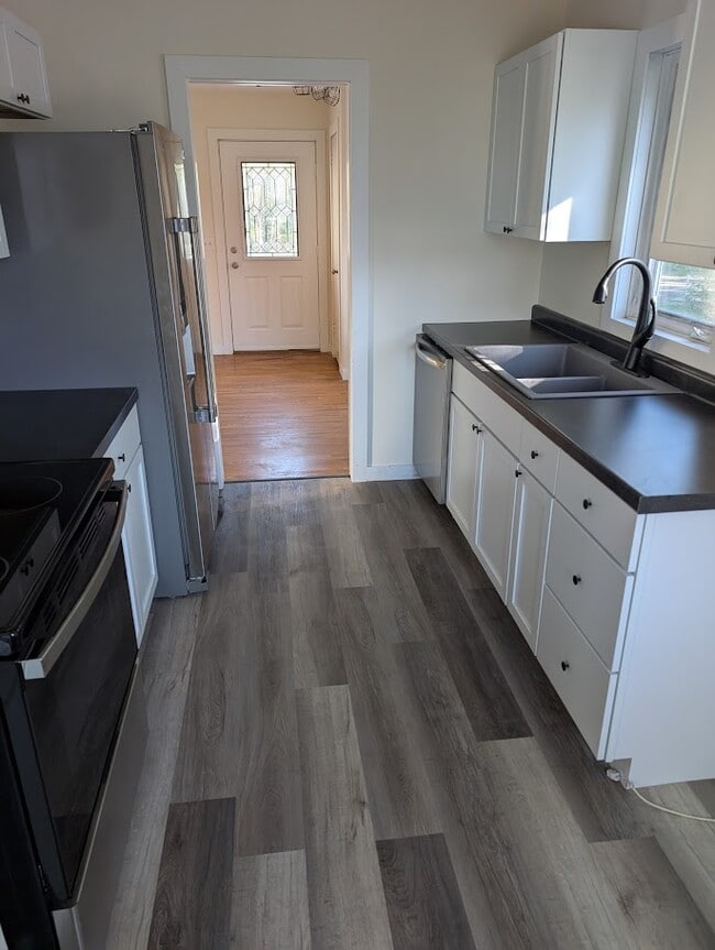 Brand New Kitchen - 9936 11th Ave S