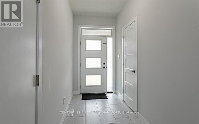 Photo du bâtiment - 3380 Singleton Ave