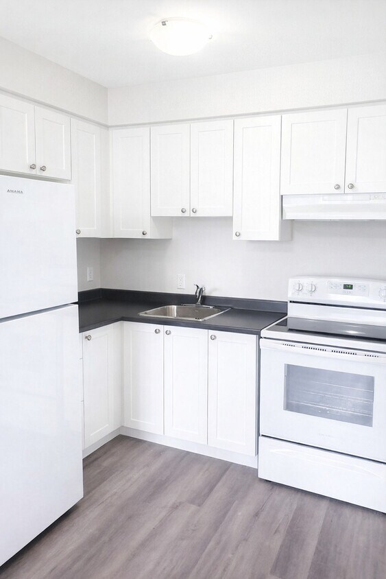 Building Photo - 105 Mausser Av