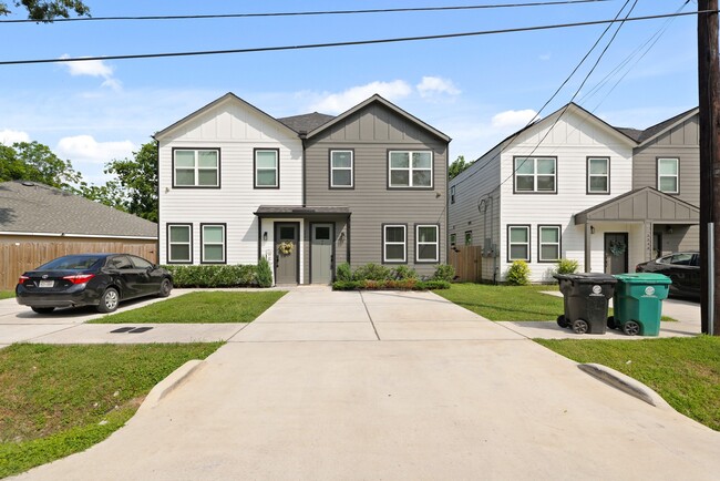 Building Photo - 5544 Shreveport Blvd