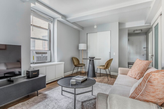 Foto del edificio - 240 W 73rd St