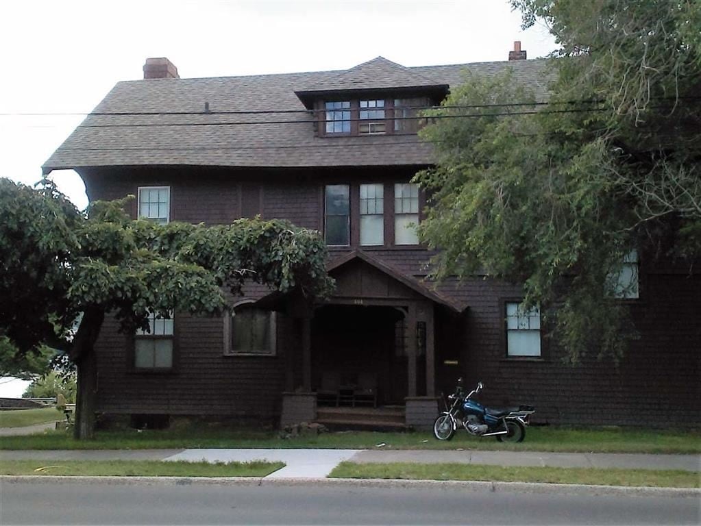 404 Hancock St, Hancock, MI 49930 Apartments in Hancock, MI