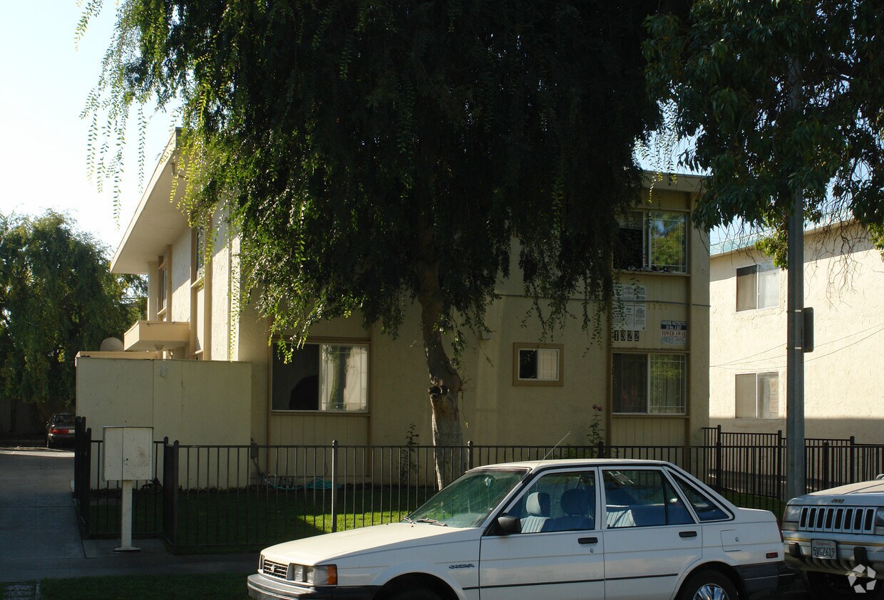 Building Photo - 1322 Carnelian Dr