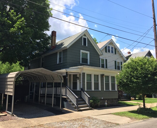 Building Photo - 1107 Otter St