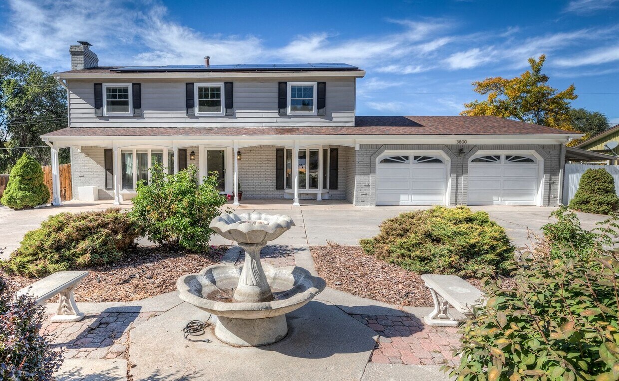 Primary Photo - Colorado Springs Country Club Neighborhood