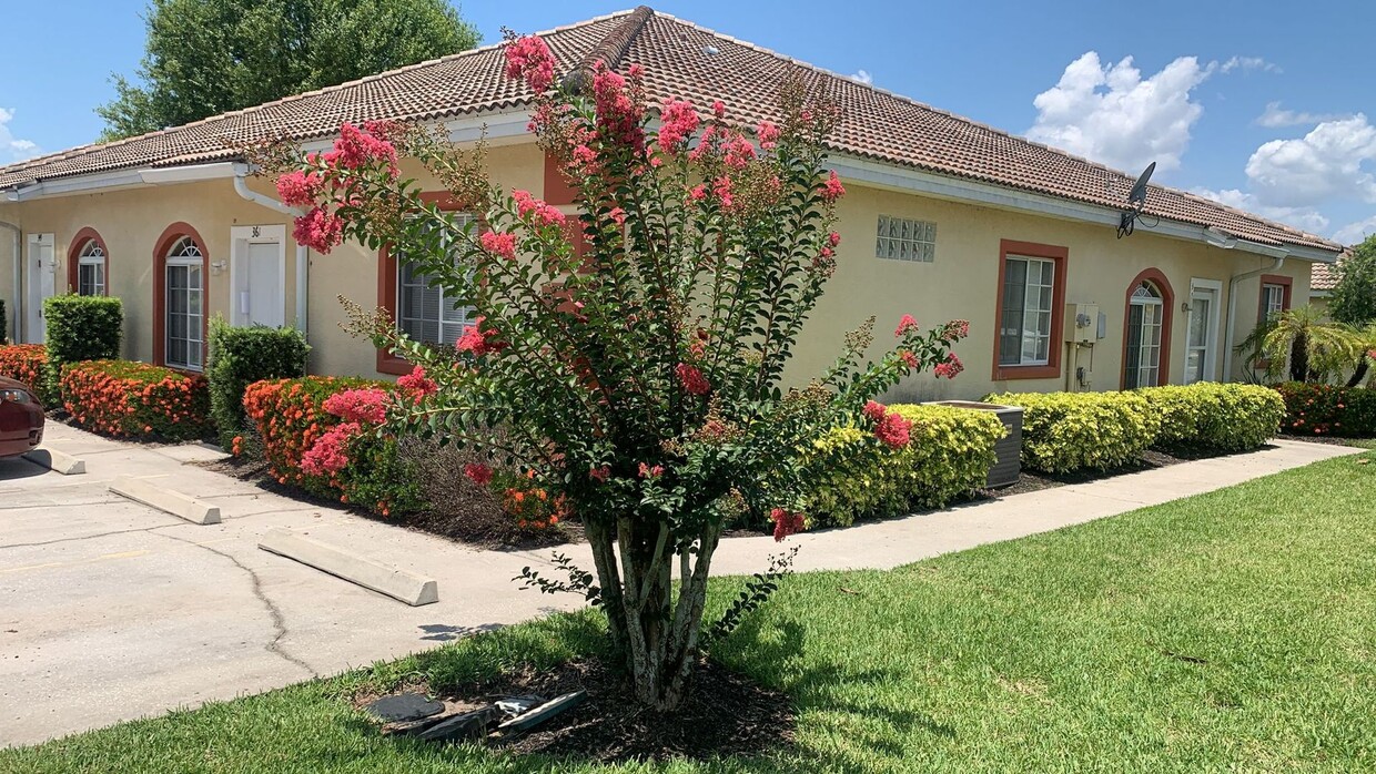 Primary Photo - 2 Bedroom 2 Full Bath Townhome in LAKE MAR...