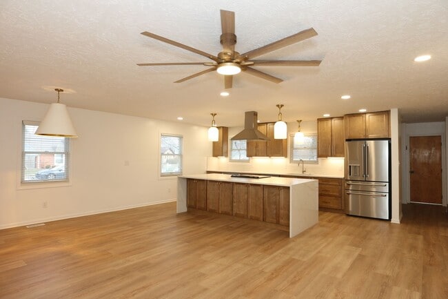 Building Photo - Newly Updated & Renovated Carmel Home!