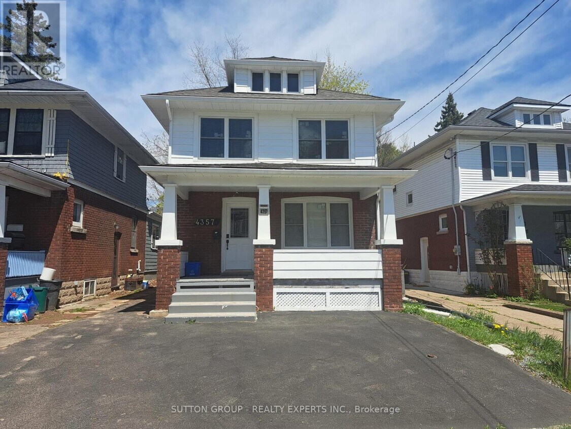 Primary Photo - 4357 Seneca St