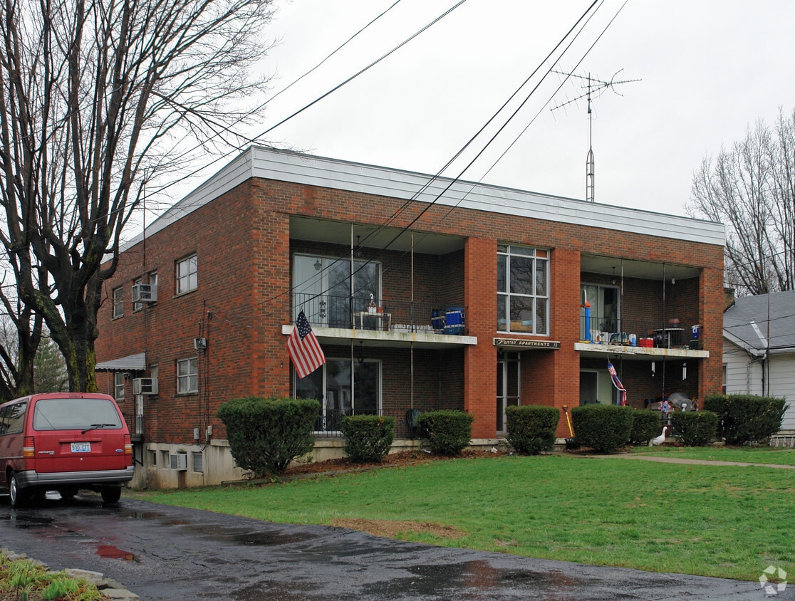 Primary Photo - Farris Apartments