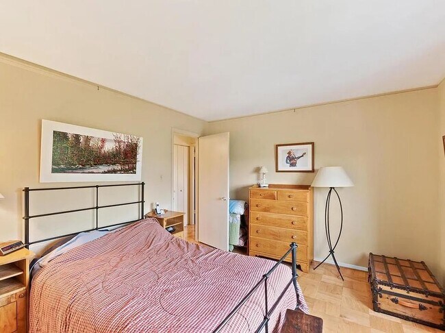 Foto del edificio - 4343 Cherry Hill Rd