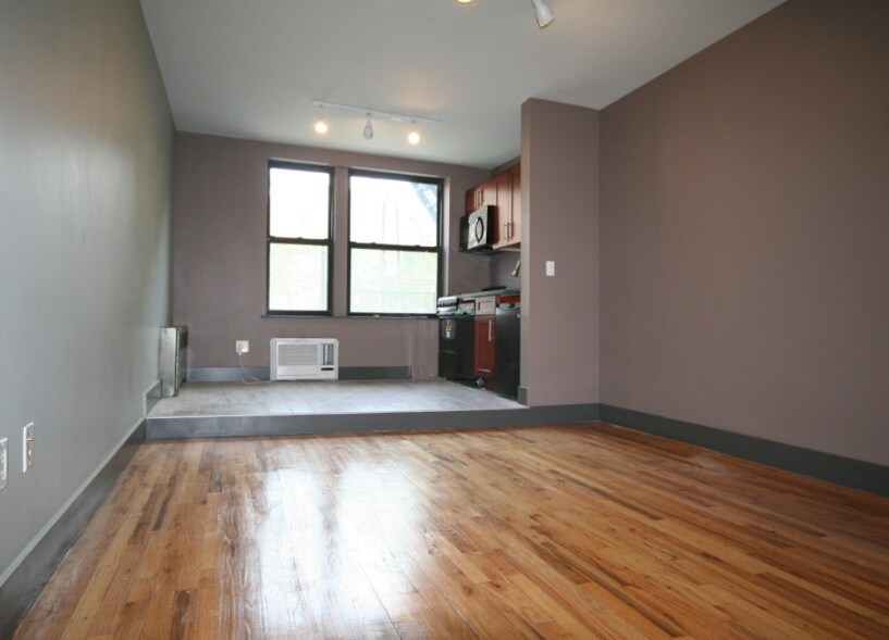 Foto del edificio - 442 E 14th St