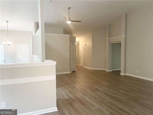 Foto del edificio - 2715 Sterling Creek Ct