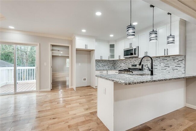 Foto del edificio - 2575 Barrylynn Dr