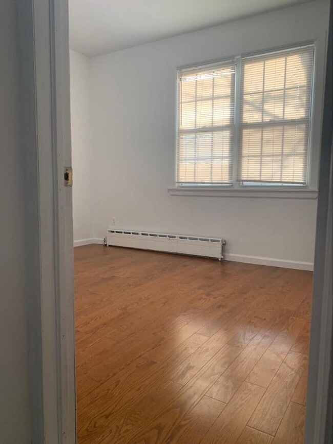 Building Photo - 2055 W 12th St