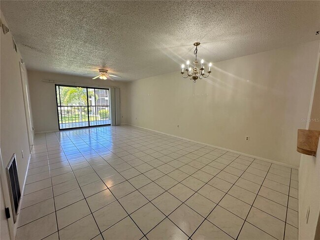 Foto del edificio - 7205 Curtiss Ave