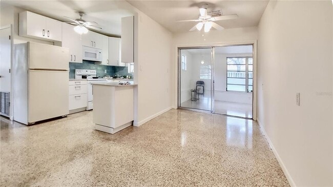 Building Photo - 3266 Jolson Dr