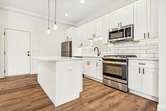 Building Photo - 2219 N Hamilton Ave