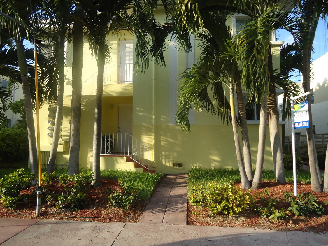 Primary Photo - Garden Apartments