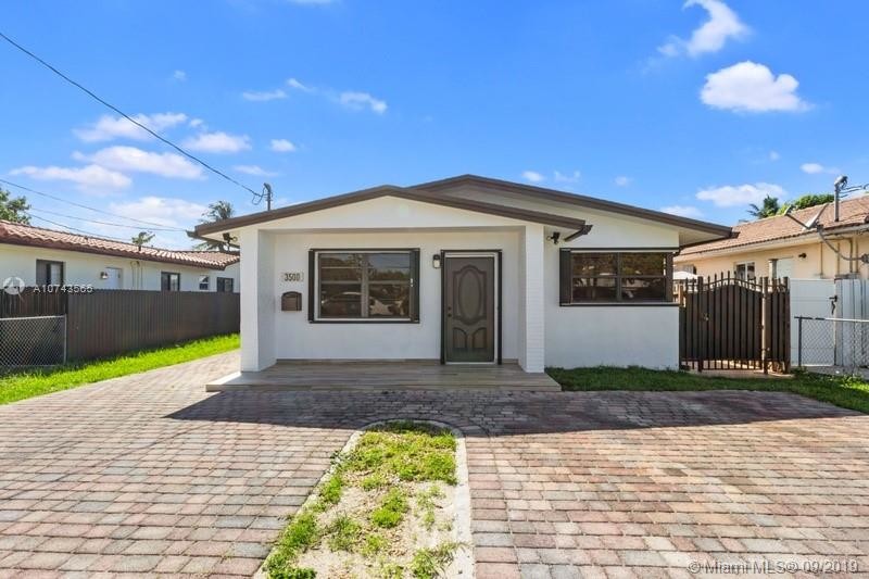 Primary Photo - 3500 SW 89th Ave
