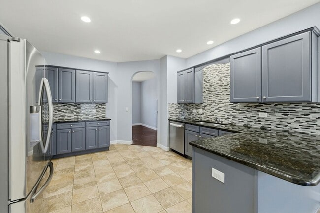 Building Photo - 218 Goldenrod Dr