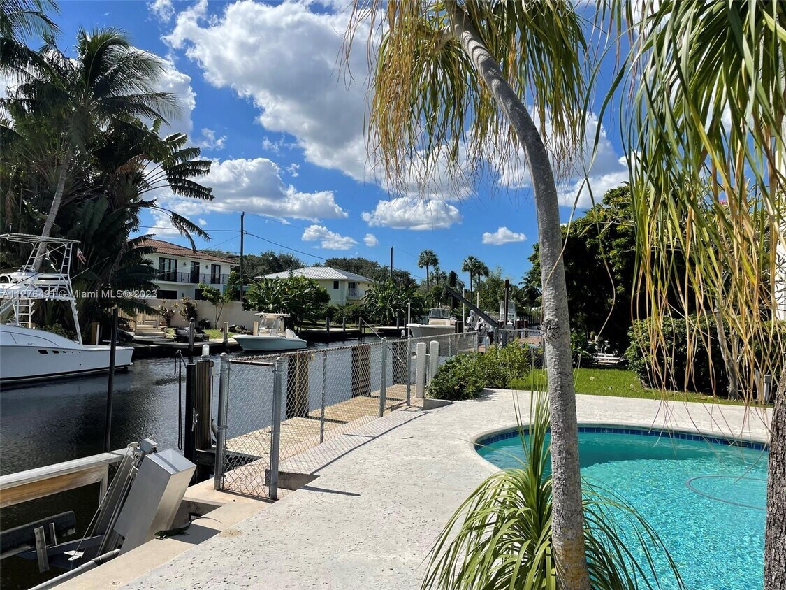 Fort Lauderdale, 
                        , –