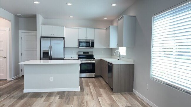 Foto del edificio - Roe Street Townhomes