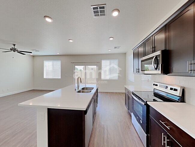 Building Photo - 9611 Harkes Dr