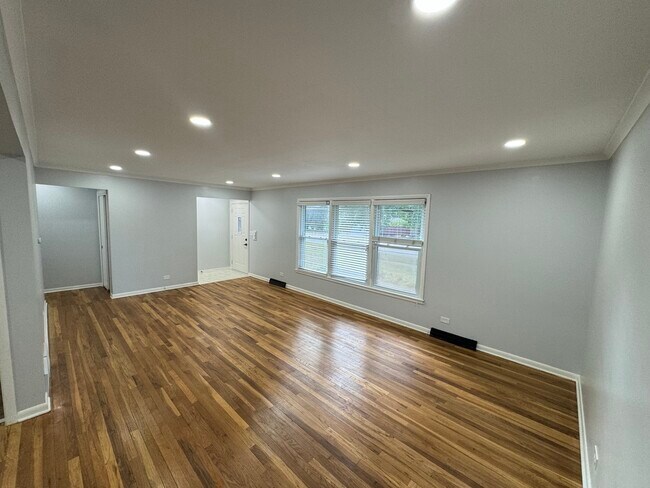 Foto del edificio - 1136 Laurel Ln