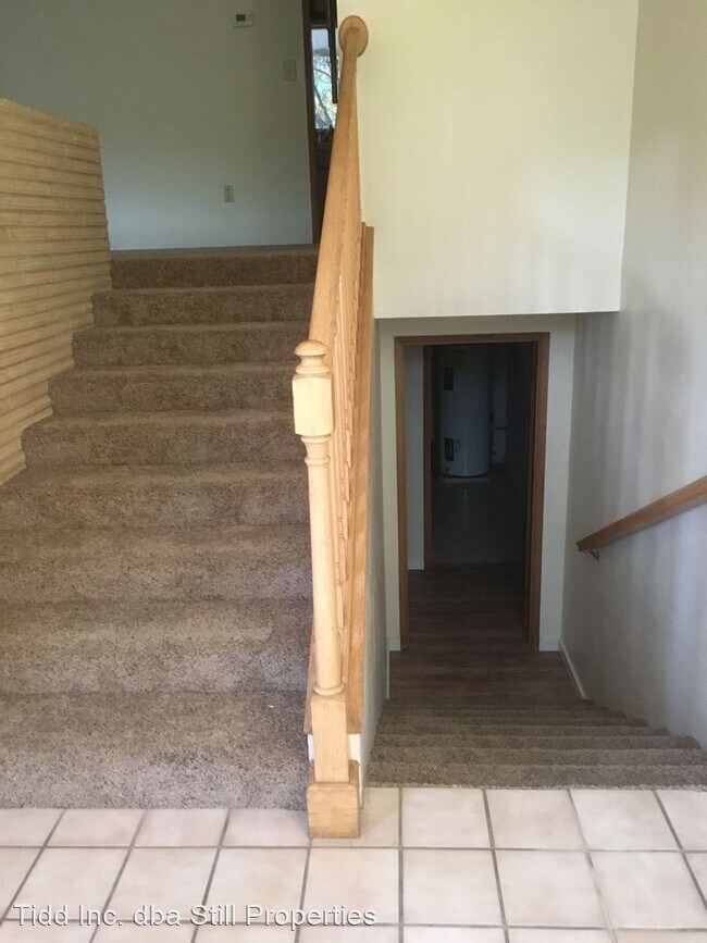 Building Photo - 5 br, 2.5 bath House - 520 15th St NE