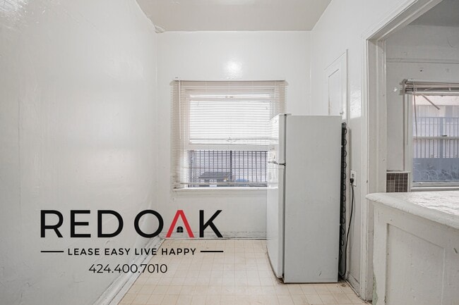 Building Photo - 746 S Coronado St