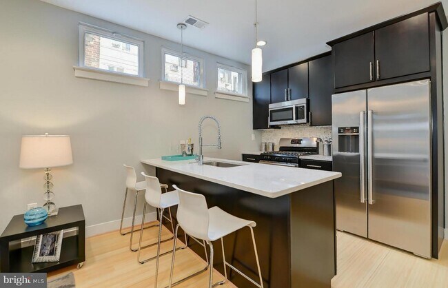 Building Photo - 1726 Lanier Pl NW