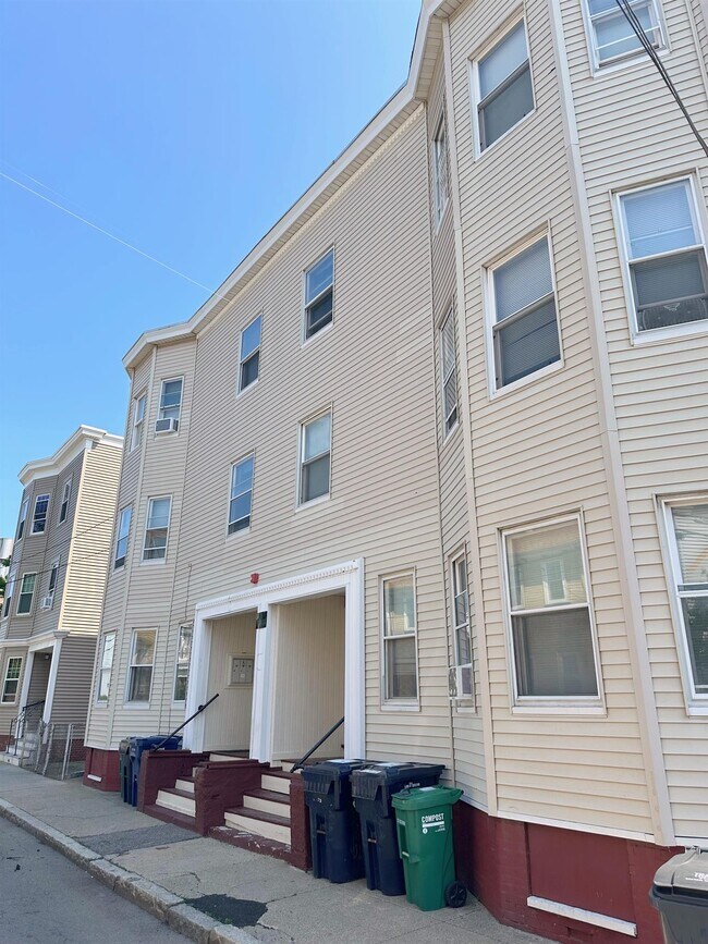 Building Photo - 278 Washington St