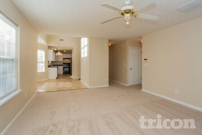 Foto del edificio - 120 Dairyland Dr