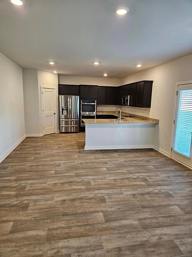 Foto del edificio - Room in House on Hibiscus Wy
