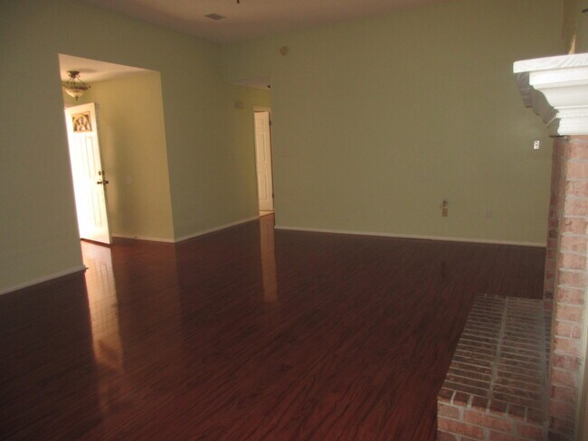 Foto del edificio - 9608 Brentwood Blvd