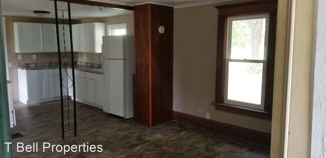 Building Photo - 3 br, 1 bath House - 513 Burlington St.