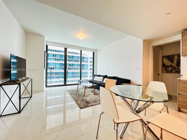 Foto del edificio - 1300 S Miami Ave