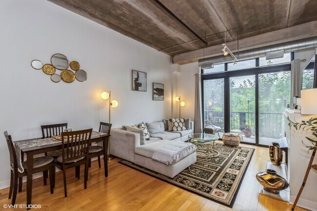 Foto del edificio - 833 W 15th Pl