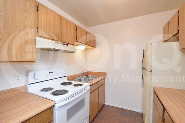 Building Photo - 317 N 93rd St