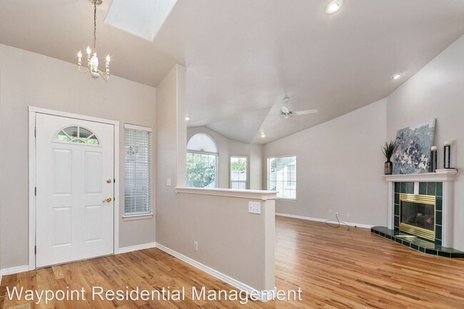 Building Photo - 4 br, 3 bath House - 352 S Granite Way